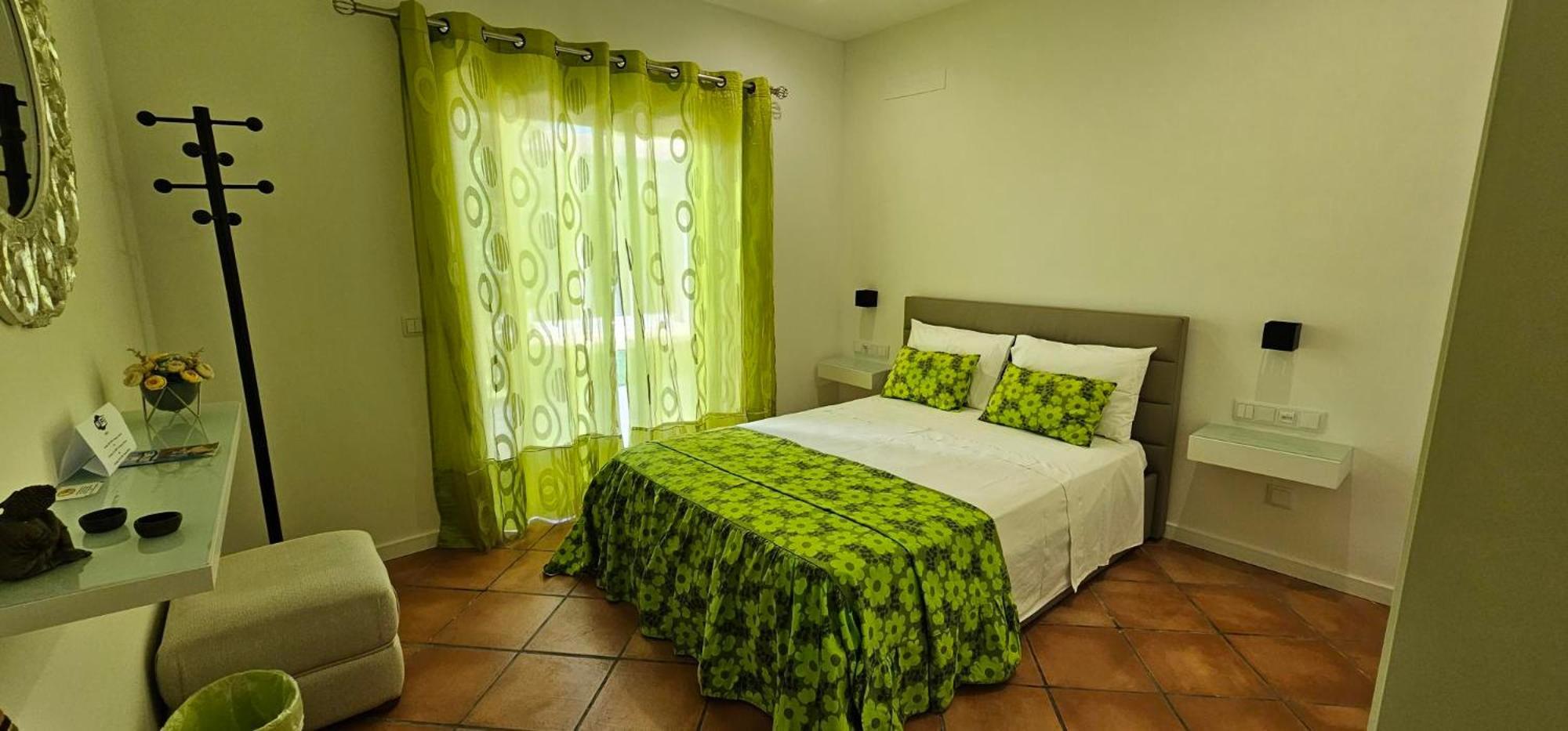 Lemon Tree Relaxing Guesthouse Lagos Exterior photo