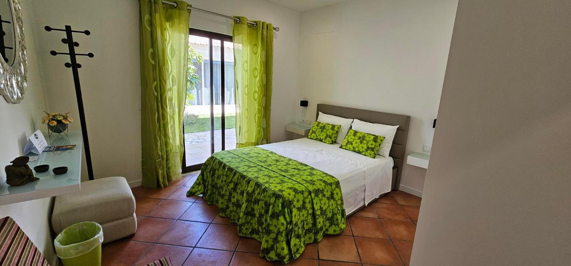 Lemon Tree Relaxing Guesthouse Lagos Exterior photo