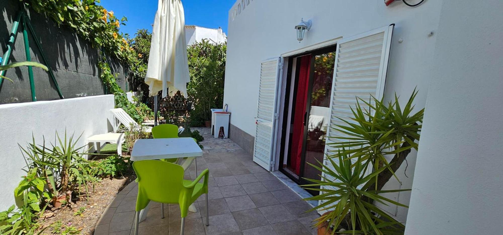 Lemon Tree Relaxing Guesthouse Lagos Exterior photo