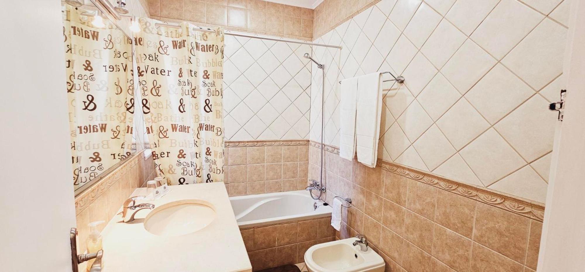 Lemon Tree Relaxing Guesthouse Lagos Exterior photo
